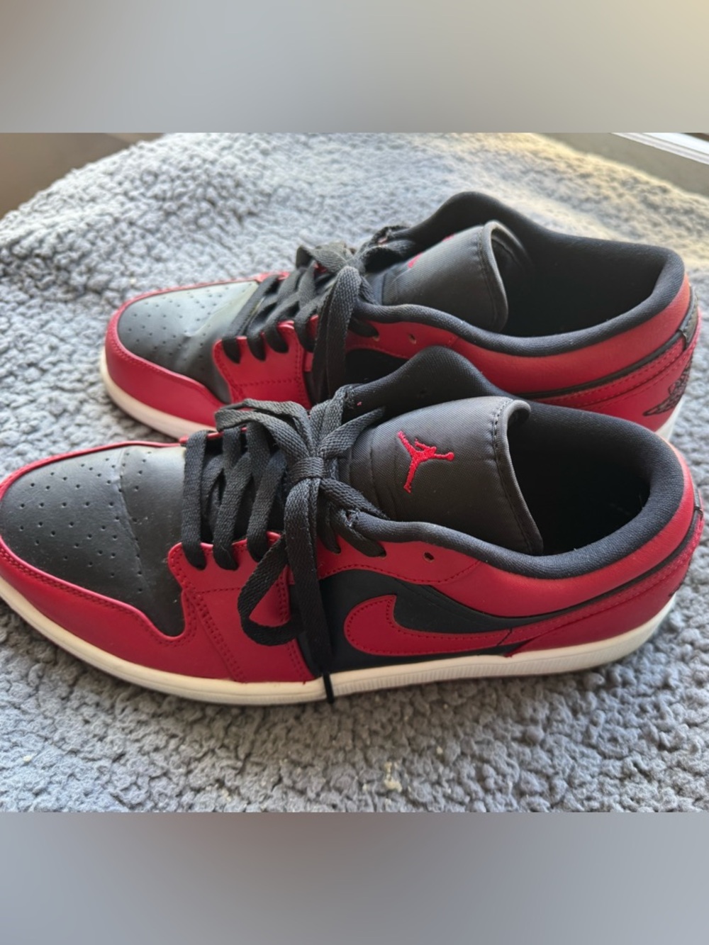 Jordan Low Top Sneakers - Black & Red Mens size 11